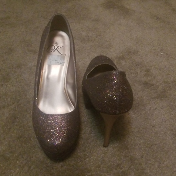 Shoe - Picture 3 of 5